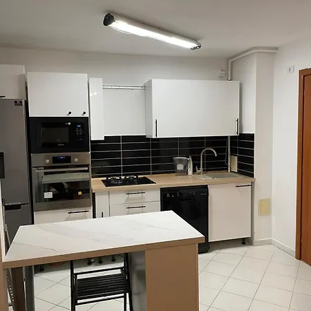 Apartment 3 Bedrooms *