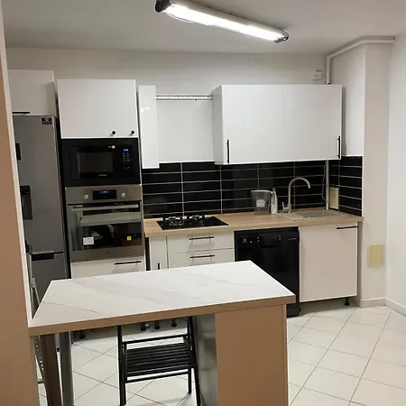 3 Bedrooms * 布加勒斯特