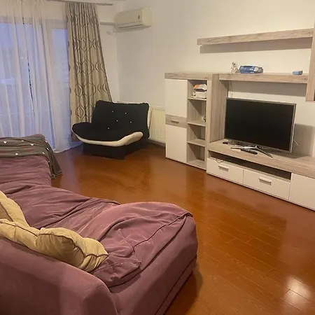 شقة 3 Bedrooms *
