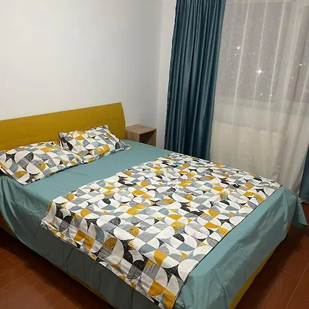 3 Bedrooms شقة بوخارست