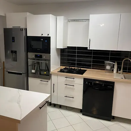 3 Bedrooms Βουκουρέστι